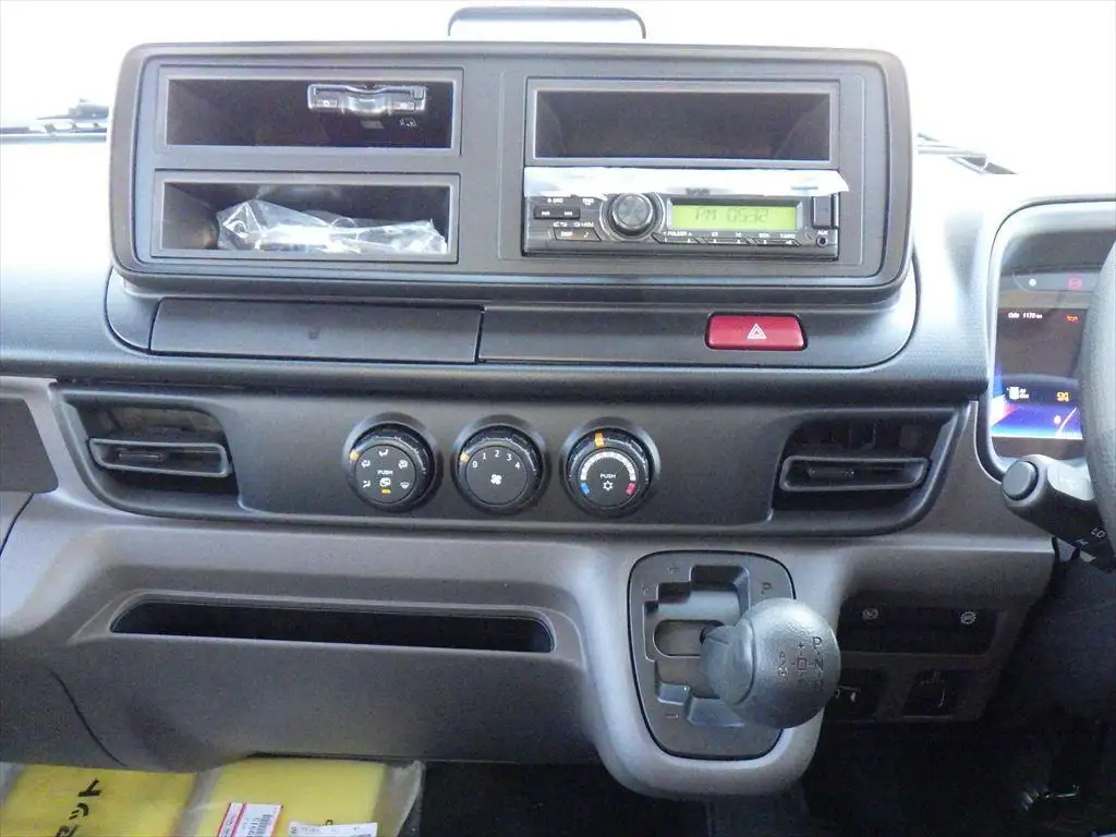 三菱 キャンター 小型 タンク車 ローリー 2RG-FGA50の中古トラック画像16