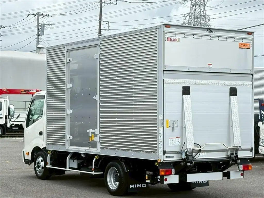 日野 デュトロ 小型 アルミバン パワーゲート サイドドアの中古トラック画像4