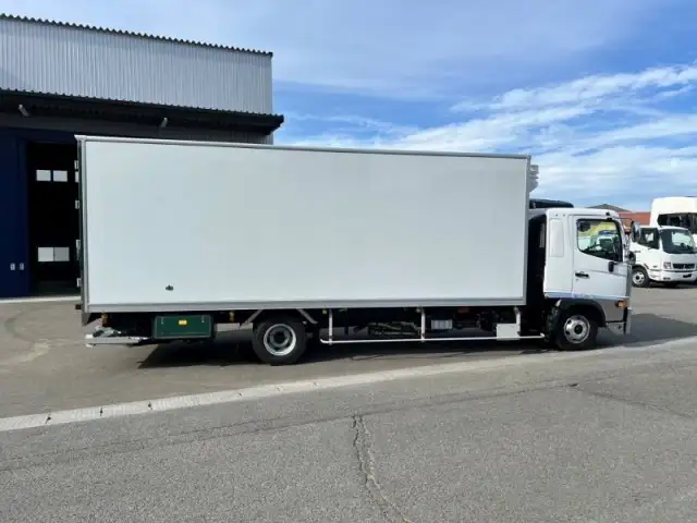 日野 レンジャー 中型/増トン 冷凍冷蔵 パワーゲート 床アルミの中古トラック画像3