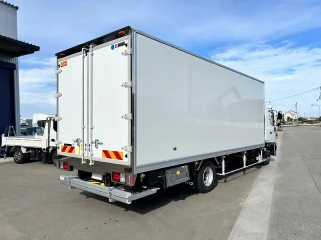 日野 レンジャー 中型/増トン 冷凍冷蔵 パワーゲート 床アルミの中古トラック画像4