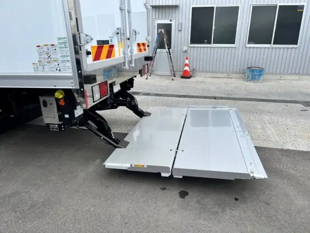 日野 レンジャー 中型/増トン 冷凍冷蔵 パワーゲート 床アルミの中古トラック画像8