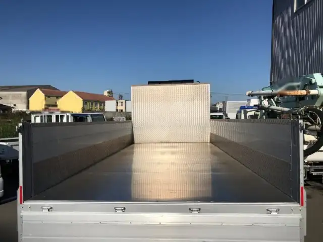 三菱 ファイター 中型/増トン 平ボディ アルミブロック 2KG-FK71Fの中古トラック画像4