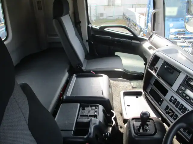 日野 プロフィア 大型 トラクター ハイルーフ 1デフの中古トラック画像12