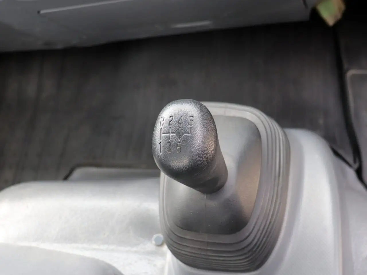 いすゞ エルフ 小型 平ボディ TKG-NPR85AR H25の中古トラック画像15