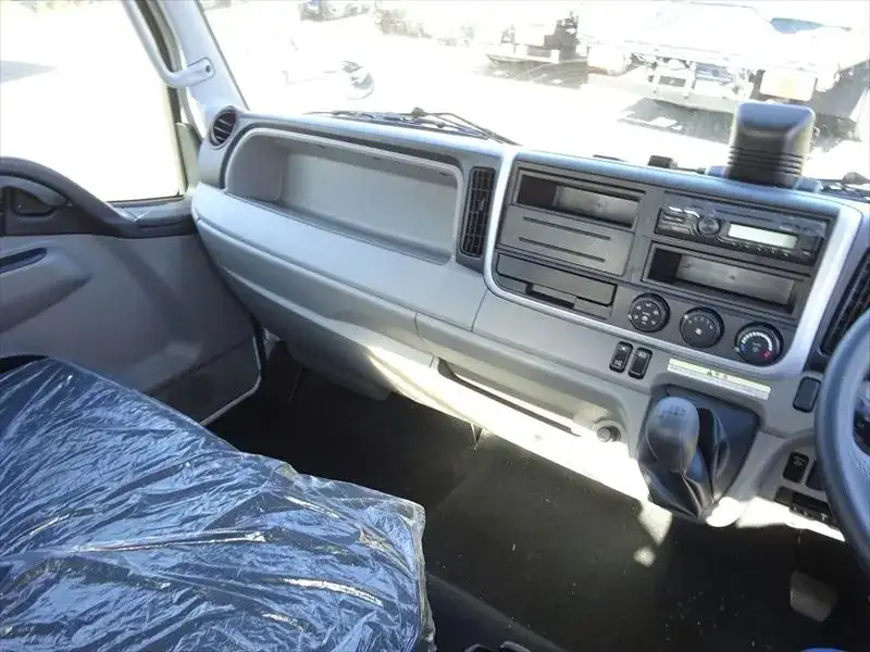 三菱 キャンター 小型 タンク車 ローリー 2PG-FEB90の中古トラック画像14