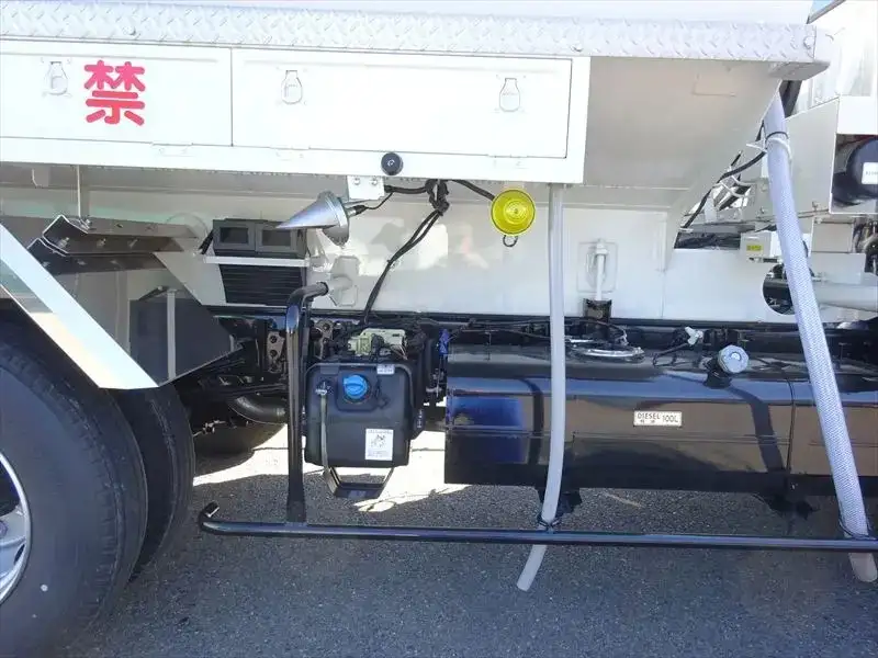 三菱 キャンター 小型 タンク車 ローリー 2PG-FEB90の中古トラック画像像17