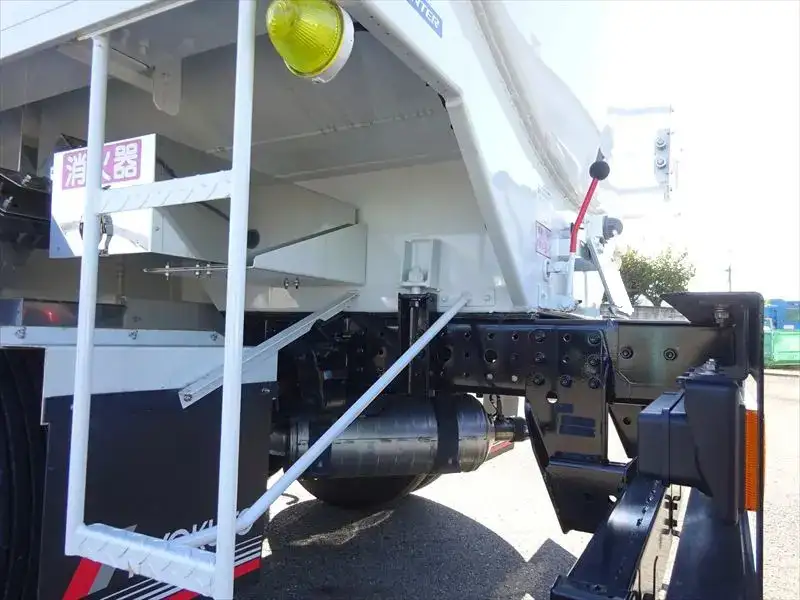 三菱 キャンター 小型 タンク車 ローリー 2PG-FEB90の中古トラック画像19