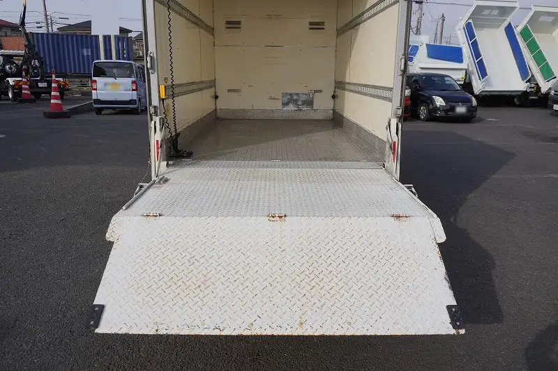 いすゞ エルフ 小型 アルミバン パワーゲート TRG-NLR85ANの中古トラック画像8