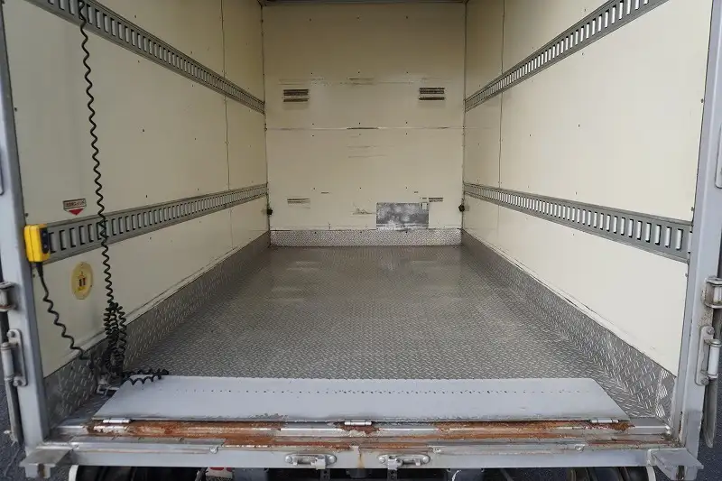 いすゞ エルフ 小型 アルミバン パワーゲート TRG-NLR85ANの中古トラック画像4