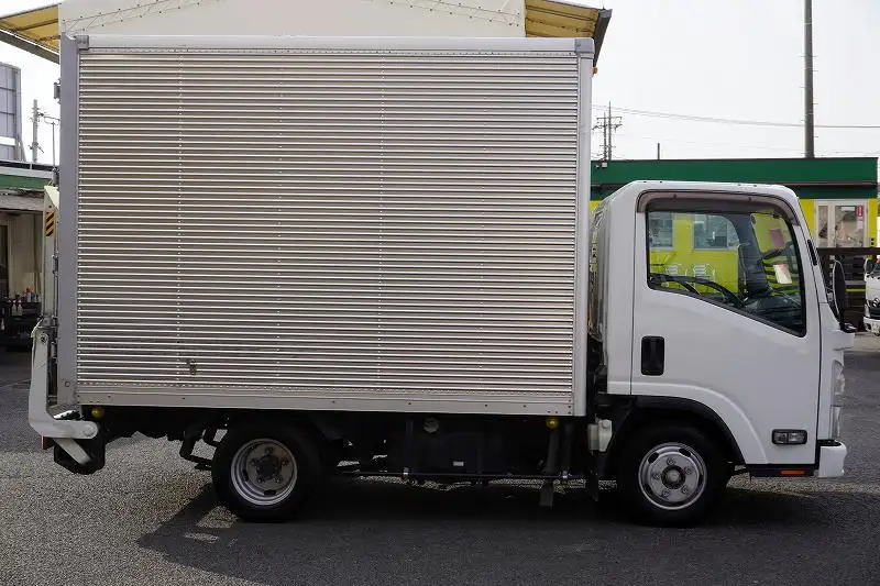 いすゞ エルフ 小型 アルミバン パワーゲート TRG-NLR85ANの中古トラック画像2