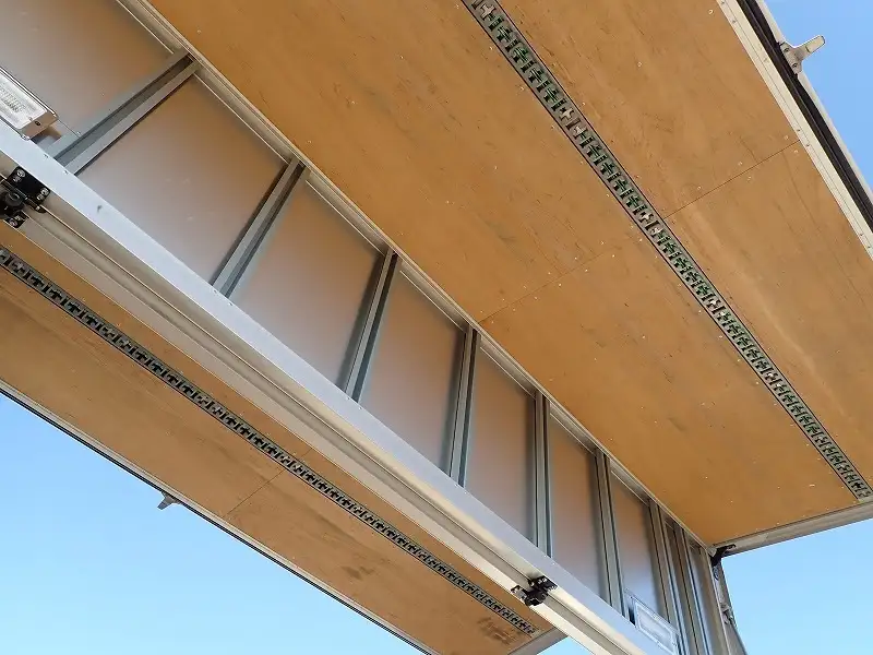 日野 レンジャー 中型/増トン ウイング パワーゲート エアサスの中古トラック画像9