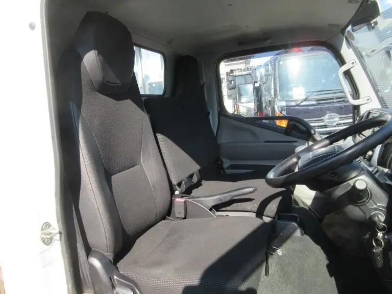 三菱 キャンター 小型 平ボディ 床鉄板 2RG-FBA20の中古トラック画像12