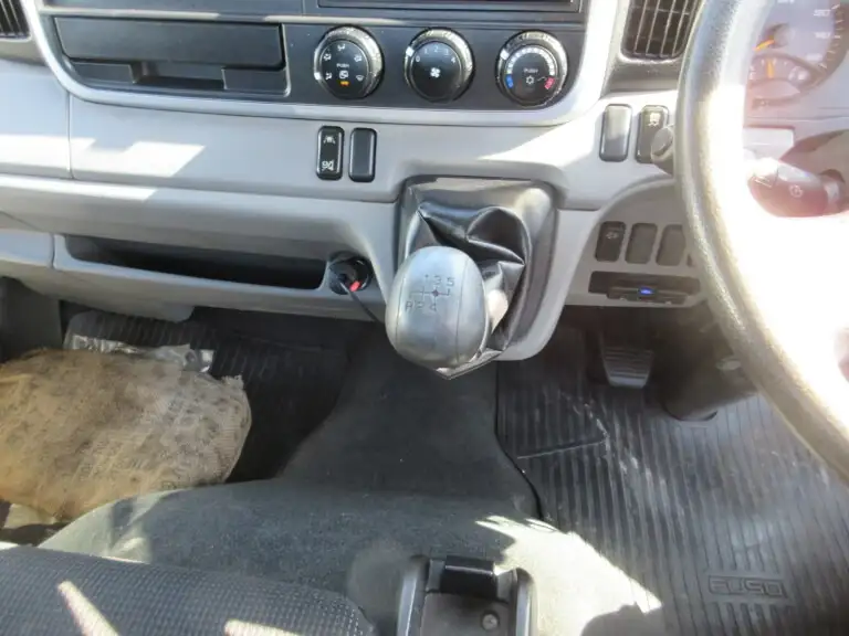 三菱 キャンター 小型 平ボディ 床鉄板 2RG-FBA20の中古トラック画像15