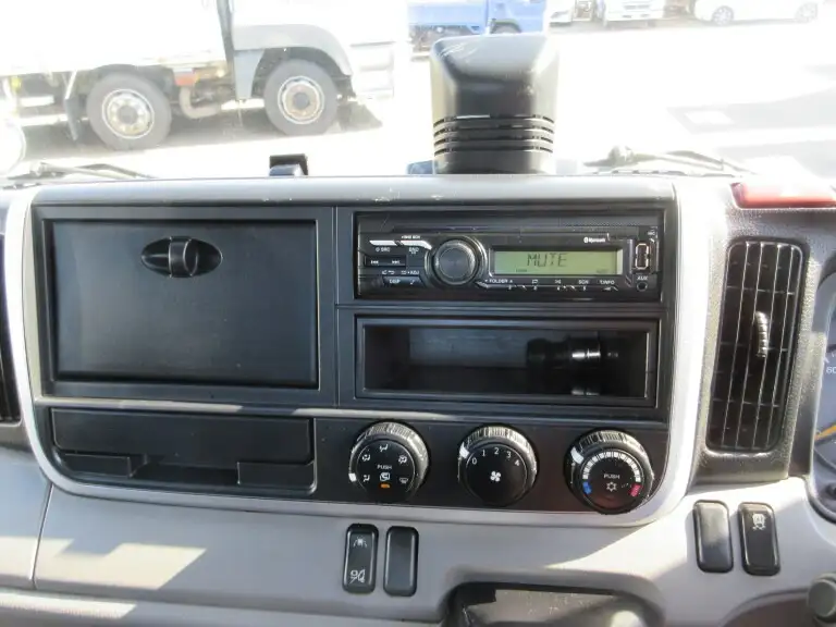 三菱 キャンター 小型 平ボディ 床鉄板 2RG-FBA20の中古トラック画像16