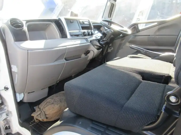 三菱 キャンター 小型 平ボディ 床鉄板 2RG-FBA20の中古トラック画像14