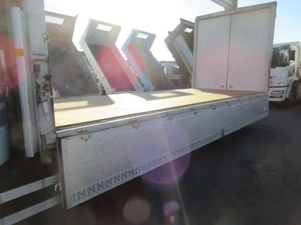 三菱 ファイター 中型/増トン ウイング エアサス ベッドの中古トラック画像8