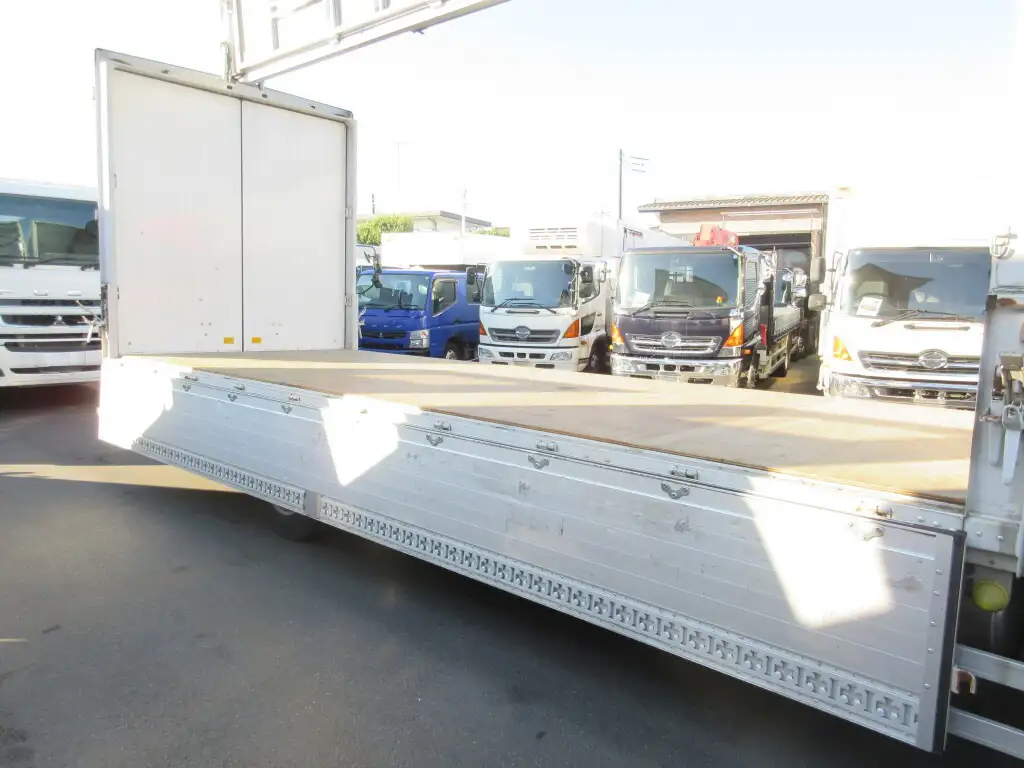 三菱 ファイター 中型/増トン ウイング エアサス ベッドの中古トラック画像9