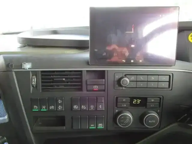 ボルボ トラック 大型 トラクター ハイルーフ 1デフの中古トラック画像13