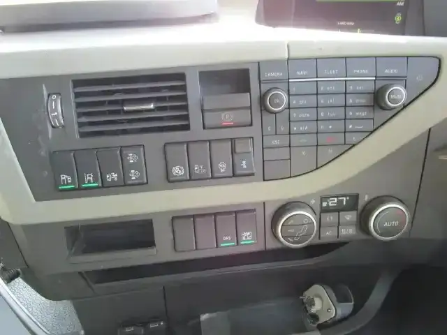 ボルボ トラック 大型 トラクター ハイルーフ 1デフの中古トラック画像13