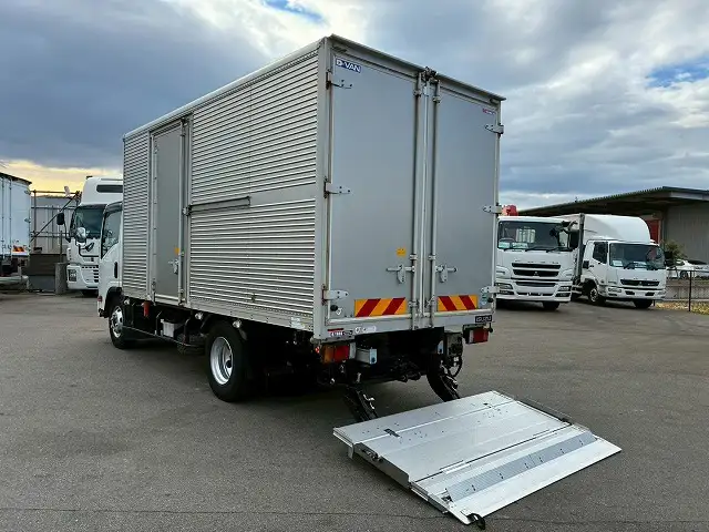 いすゞ エルフ 小型 アルミバン パワーゲート サイドドアの中古トラック画像4