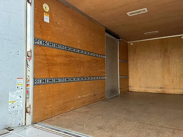 いすゞ エルフ 小型 アルミバン パワーゲート サイドドアの中古トラック画像9