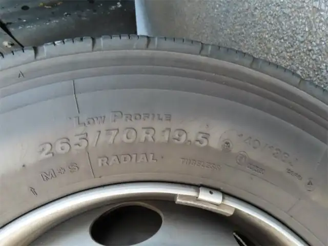 三菱 ファイター 中型/増トン 平ボディ 床鉄板 アルミブロックの中古トラック画像20