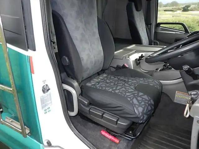 日産UD クオン 大型 平ボディ 床鉄板 アルミブロックの中古トラック画像10