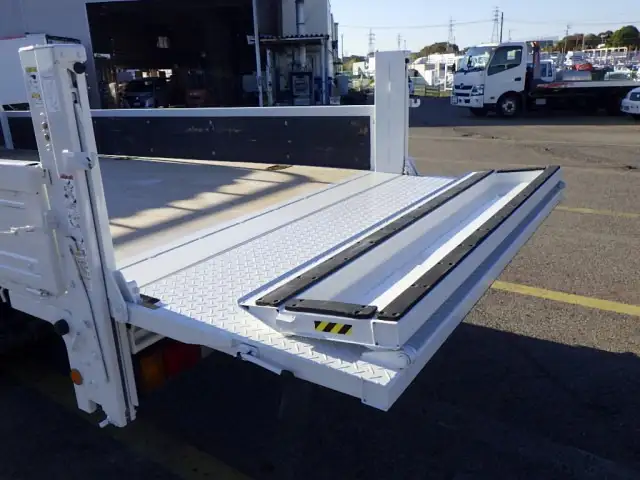 いすゞ エルフ 小型 平ボディ パワーゲート TPG-NPR85ARの中古トラック画像9