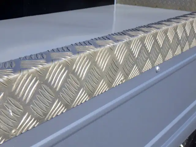 いすゞ エルフ 小型 平ボディ 床鉄板 TPG-NPR85ARの中古トラック画像9