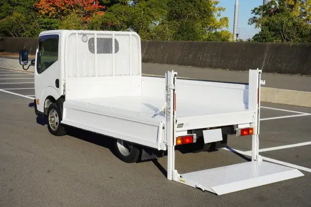 日産 アトラス 小型 平ボディ パワーゲート 床鉄板の中古トラック画像7