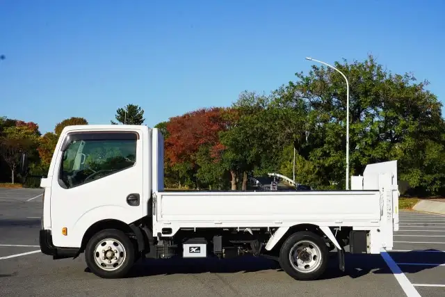 日産 アトラス 小型 平ボディ パワーゲート 床鉄板の中古トラック画像8