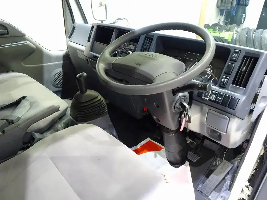 いすゞ エルフ 小型 平ボディ 床鉄板 TRG-NJR85Aの中古トラック画像10