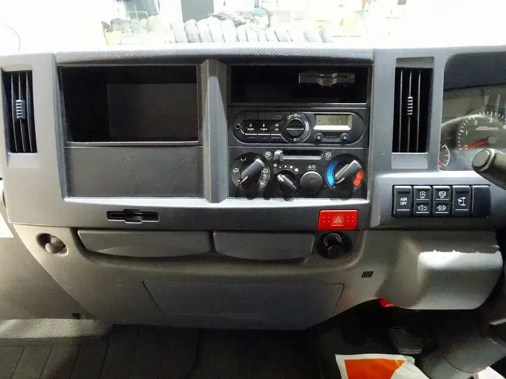 いすゞ エルフ 小型 平ボディ 床鉄板 TRG-NJR85Aの中古トラック画像14