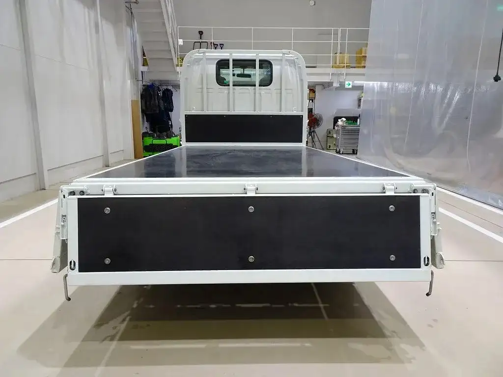 いすゞ エルフ 小型 平ボディ 床鉄板 TRG-NJR85Aの中古トラック画像3