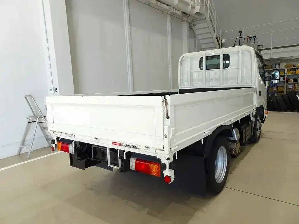 日野 デュトロ 小型 平ボディ 床鉄板 TKG-XZU675Mの中古トラック画像2
