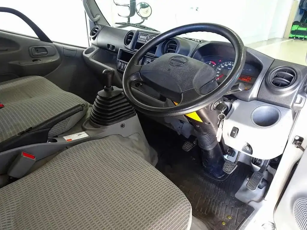 日野 デュトロ 小型 平ボディ 床鉄板 TKG-XZU675Mの中古トラック画像8