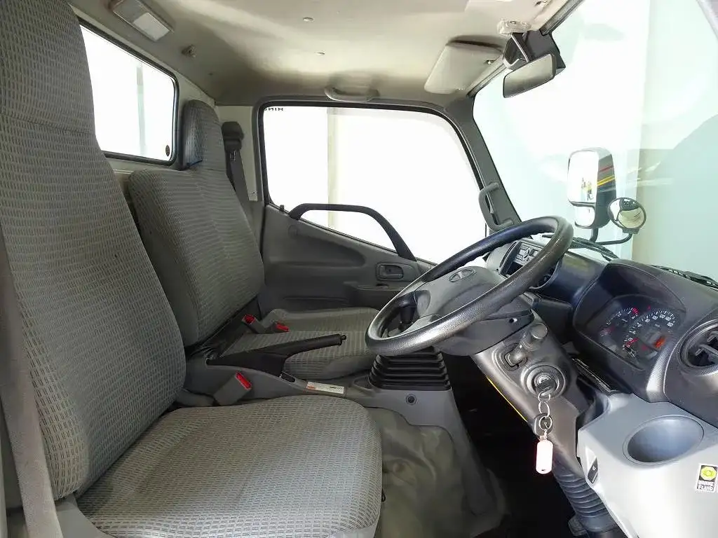 日野 デュトロ 小型 平ボディ 床鉄板 TKG-XZU675Mの中古トラック画像7