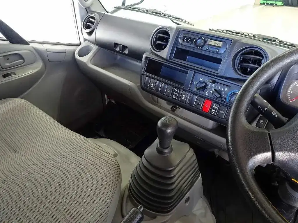 日野 デュトロ 小型 平ボディ 床鉄板 TKG-XZU675Mの中古トラック画像9