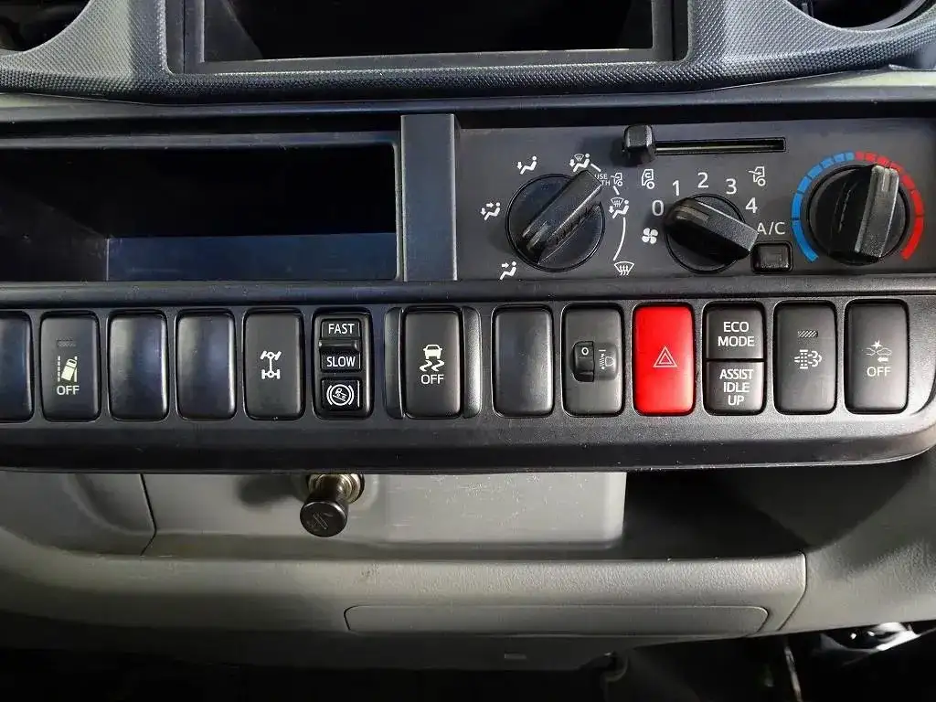 日野 デュトロ 小型 平ボディ 床鉄板 TKG-XZU675Mの中古トラック画像13