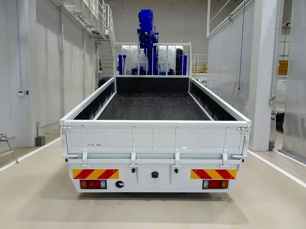 いすゞ エルフ 小型 車両重機運搬 4段クレーン ラジコンの中古トラック画像5