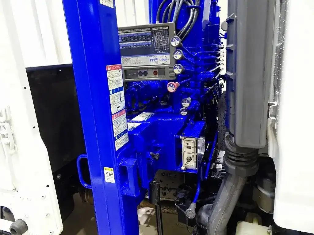 いすゞ エルフ 小型 車両重機運搬 4段クレーン ラジコンの中古トラック画像9