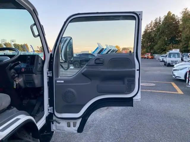 いすゞ エルフ 小型 アルミバン  H26の中古トラック画像7