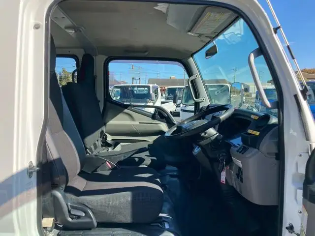 三菱 キャンター 小型 平ボディ Wキャブ パワーゲートの中古トラック画像7