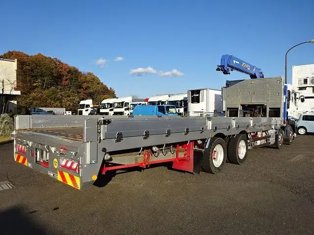 日産UD クオン 大型 車両重機運搬 3段クレーン ラジコンの中古トラック画像2