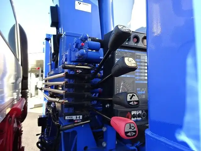 日産UD クオン 大型 車両重機運搬 3段クレーン ラジコンの中古トラック画像9