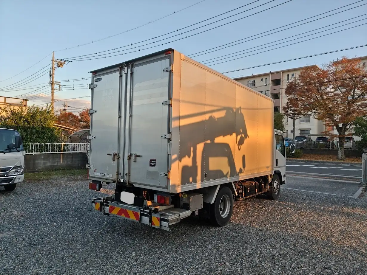 いすゞ エルフ 小型 アルミバン パワーゲート サイドドアの中古トラック画像4