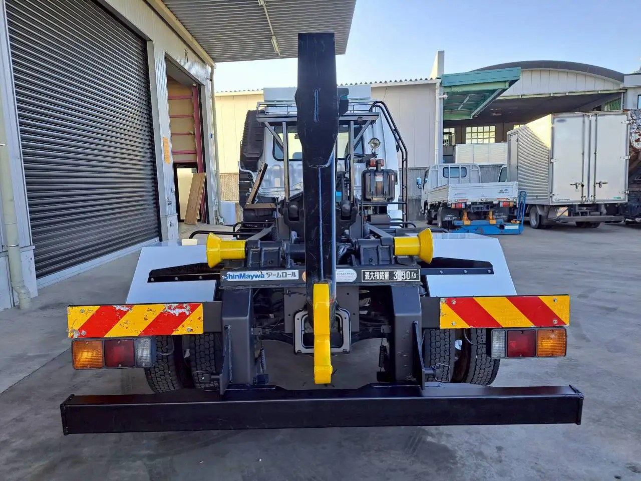 三菱 ファイター 中型/増トン アームロール ツインホイスト 2KG-FK72Fの中古トラック画像6