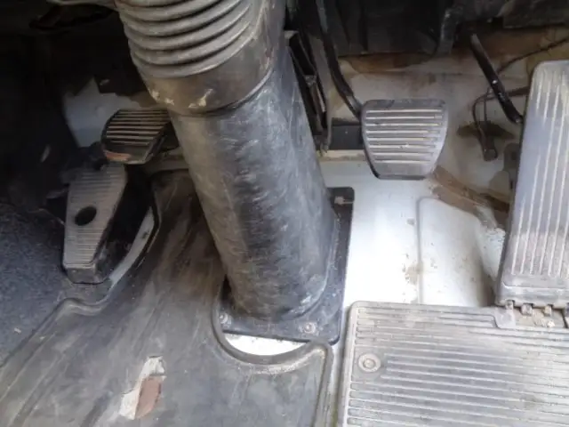 いすゞ ギガ 大型 ダンプ 土砂禁 ステンレス張りの中古トラック画像12