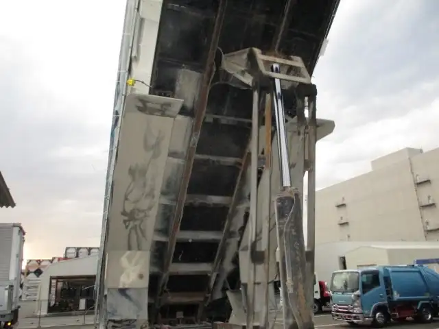 いすゞ ギガ 大型 ダンプ 土砂禁 ステンレス張りの中古トラック画像13