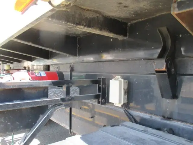 いすゞ ギガ 大型 ダンプ 土砂禁 ステンレス張りの中古トラック画像15